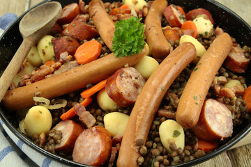 saucisses et lentilles