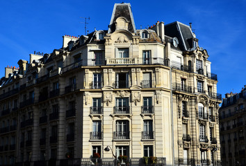 Fototapeta na wymiar immobilier parisien