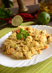 Chicken with rice, lime and curry sauce