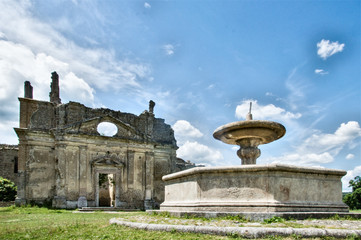 Canale Monterano - Chiesa con fontana 2