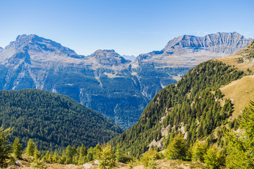 Fototapeta na wymiar View of the mountains and valley near Buffalora hut