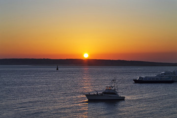 Naklejka premium the sun rises over the mountain on the Red Sea