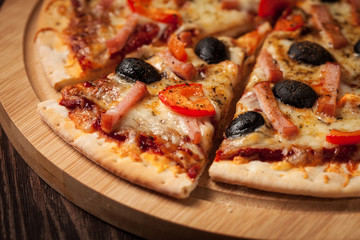 Ham pizza