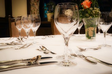 Gastronomie, eingedeckter Tisch für das Abendessen