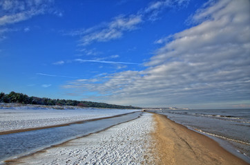 Fototapeta na wymiar Winterspaziergang an der Ostsee