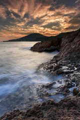 Corniche d'or au coucher du soleil