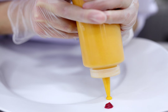 Dish preparation with mustard souce