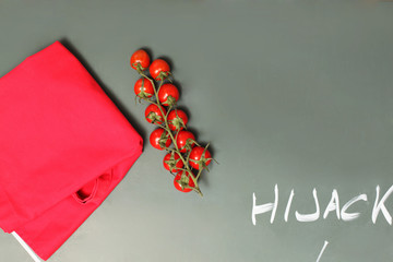 Frische Tomaten und Kochschürze