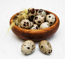 Quail eggs in bowl