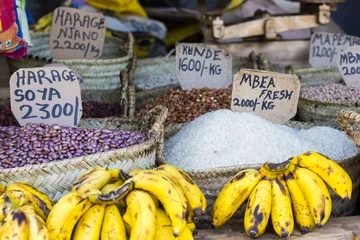 Zelfklevend Fotobehang Traditional food market in Zanzibar, Africa. © Curioso.Photography