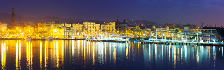 Fototapeta premium Barcelona cityspace from Port Vell in night