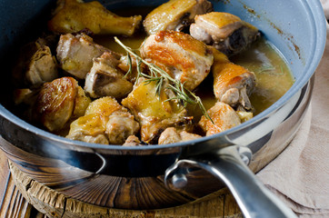 Pieces of chicken fried in white wine