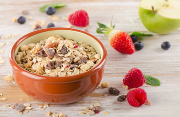 muesli breakfast with fresh berries