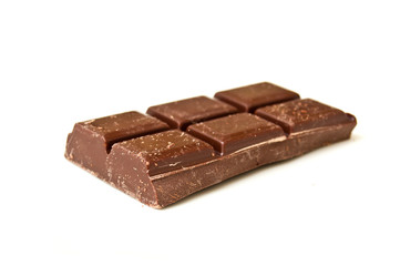Chocolat à croquer sur fond blanc