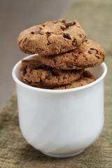 Schokoladen Cookies in Tasse