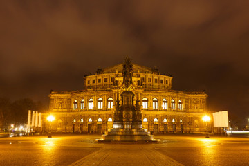 Fototapeta na wymiar Monument of King Johann and Dresden Opera Theatre at night