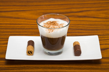 kleiner Kaffee mit Milchschaum