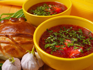 Beetroot soup with homemade bread