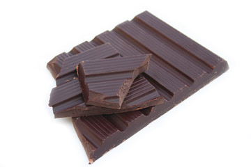 tavoletta di cioccolato fondente_sfondo bianco