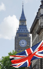 Obraz na płótnie Canvas Big Ben in London and English flag