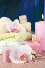 Obraz na płótnie Canvas Spa treatments with orchid flowers