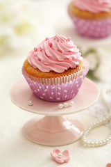 Delicious cupcakes on table  close-up