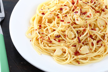 pasta spaghetti aglio olio e peperoncino piccante