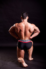 Fototapeta na wymiar young bodybuilder posing