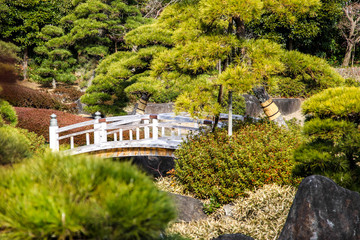 Fototapeta na wymiar Holzbrücke weiss Japan
