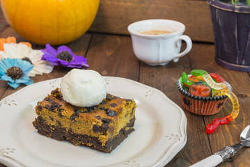Halloween pumpkin brownie