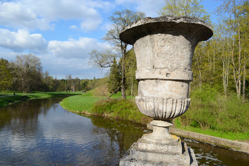 Fototapeta na wymiar Decorative vase in Pavlovsk Park.