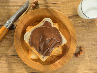 Toastbrot mit Nugartcreme