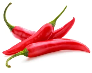 Fotobehang rode chili of chili cayenne peper geïsoleerd op een witte achtergrond © Natika
