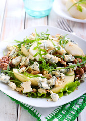 Pear, blue cheese and nut salad