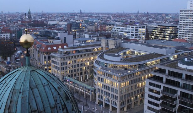 Blick vom Berliner Dom zum Hackeschen Markt