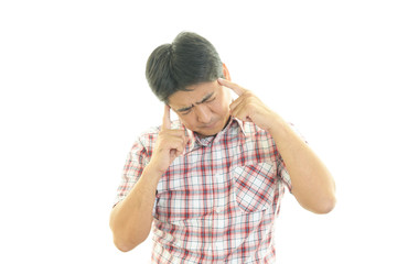 頭痛を訴える男性