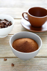 Aromatic  fried coffee beans and powder