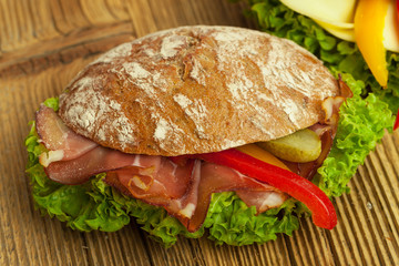 Brötchen mit Schinken