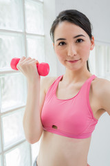 スポーツをする女性