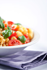 Pasta with fresh tomatoes and basil