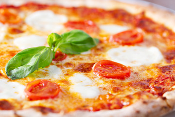 Pizza margherita.