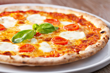 Pizza margherita.