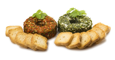 Quesos con especias y panecillos