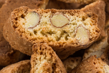 Cantuccini alla mandorla, italian cookies
