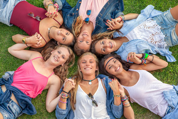 happy smiling group of diverse girls - 77841323