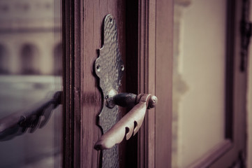 brass doors handle with key
