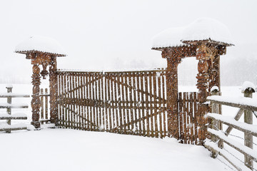 Naklejka premium Traditional romanian wooden gate