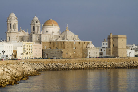 lungomare a cadice, andalusia