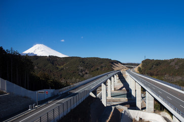 新東名と富士山