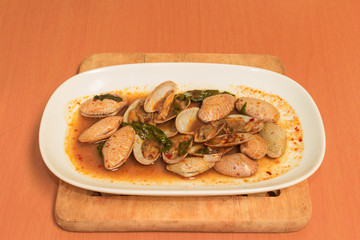 STIR FRIED CLAMS WITH ROASTED CHILI PASTE